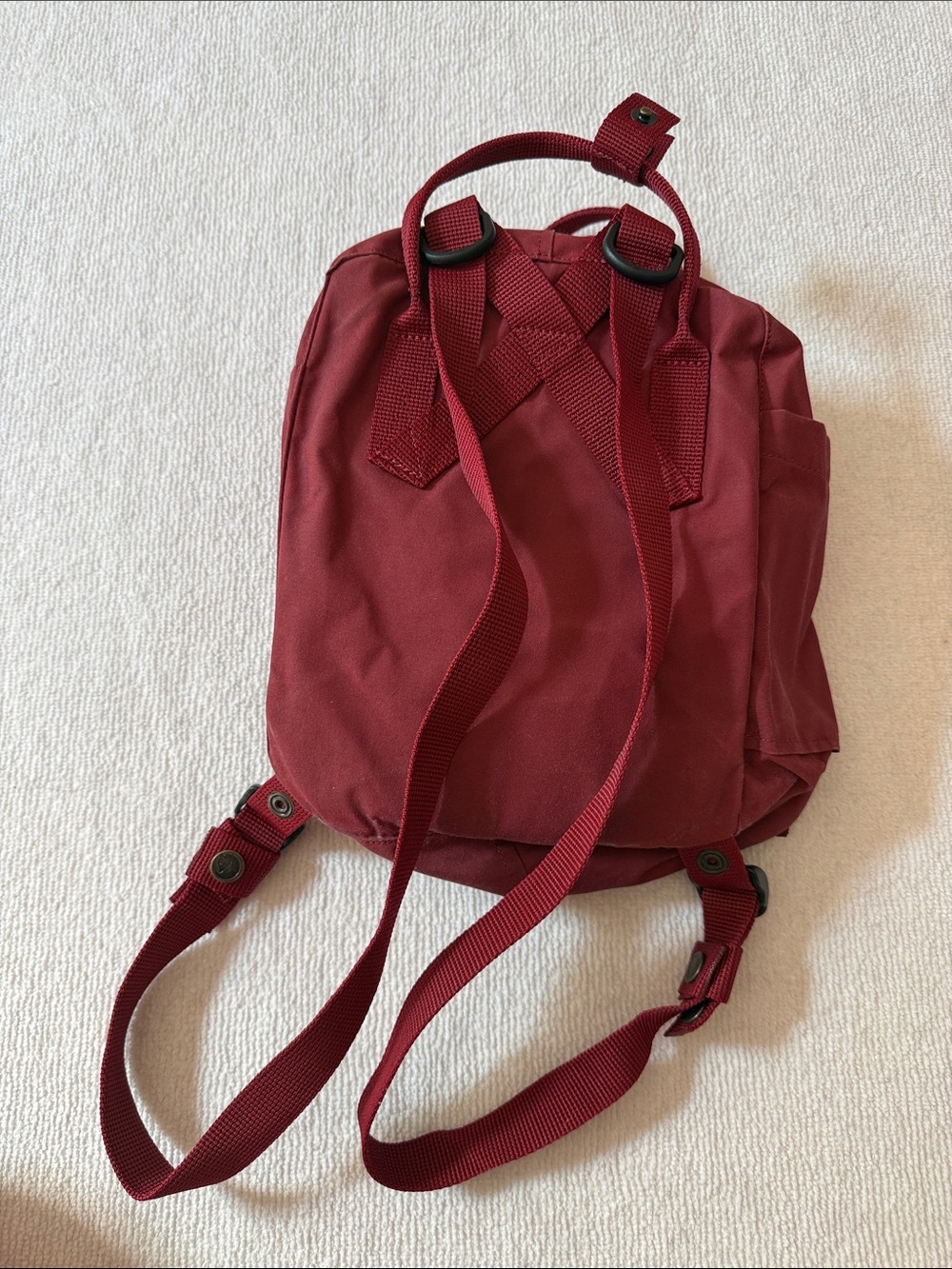 Fjallraven Kånken Mini Backpack in Burgundy - Picture 6 of 6